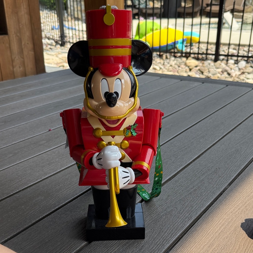Mickey mouse popcorn holder